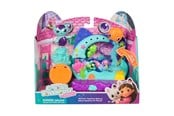 Dukkehus & tilbehør - Gabby's Dollhouse Gabby's Movie Balcony - Swing & Swim - 6074163